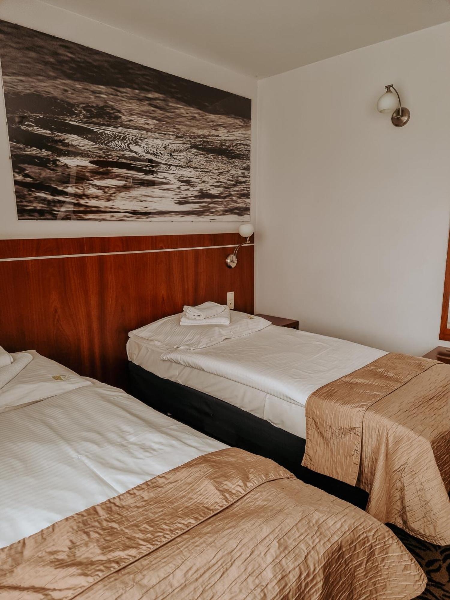 Azyl Hotel 3*